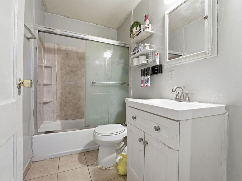 1057 S Hampton Road , Columbus, OH 43227 Photo 8