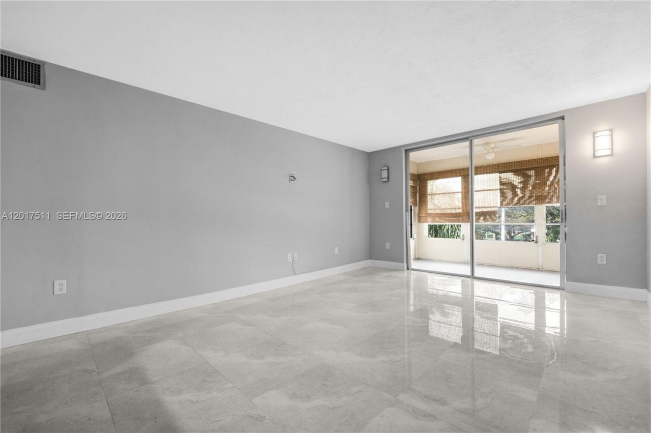 7100 NW 17th St , Unit 305, Plantation, FL 33313 Photo