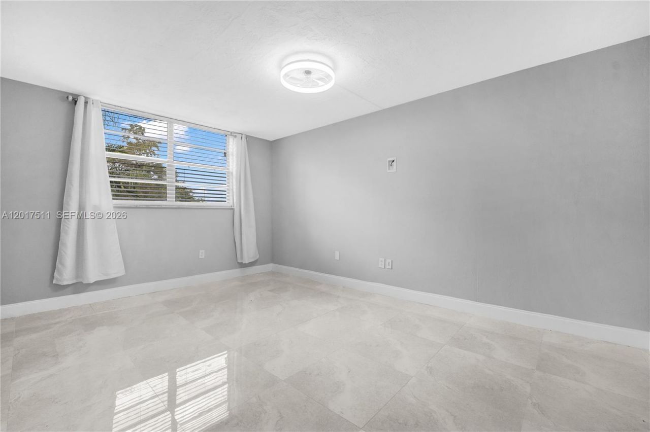 7100 NW 17th St , Unit 305, Plantation, FL 33313 Photo
