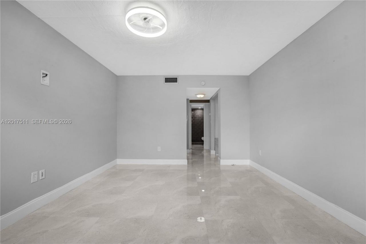 7100 NW 17th St , Unit 305, Plantation, FL 33313 Photo