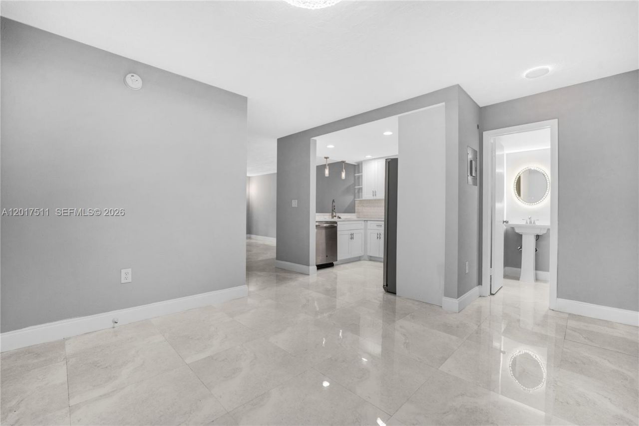 7100 NW 17th St , Unit 305, Plantation, FL 33313 Photo