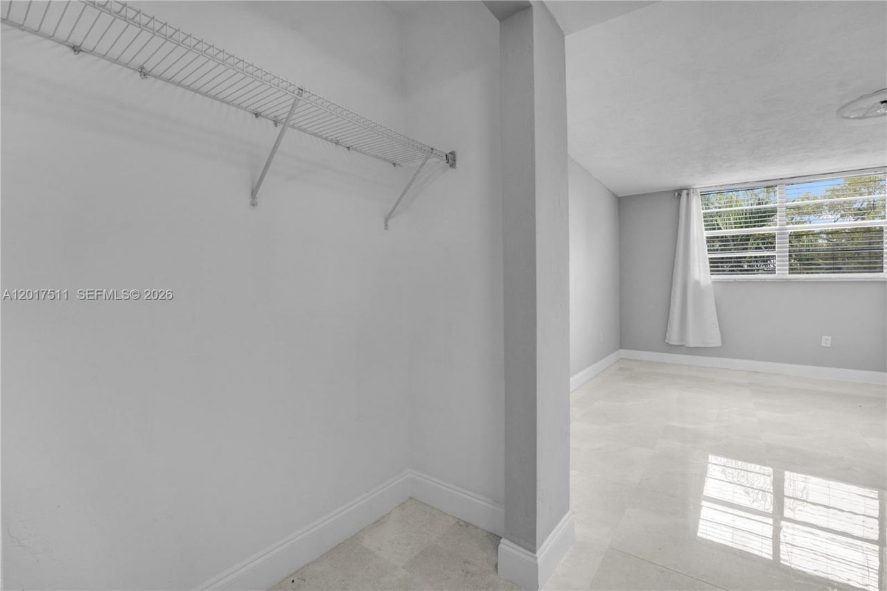 7100 NW 17th St , Unit 305, Plantation, FL 33313 Photo