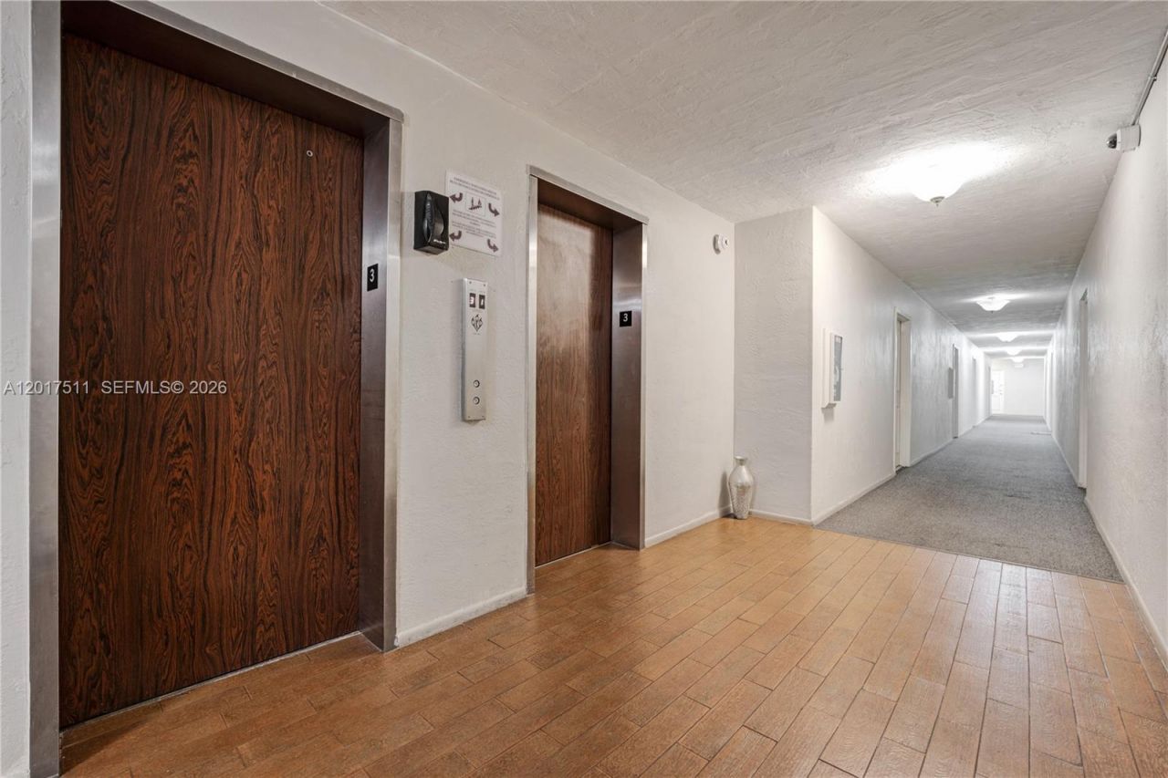 7100 NW 17th St , Unit 305, Plantation, FL 33313 Photo