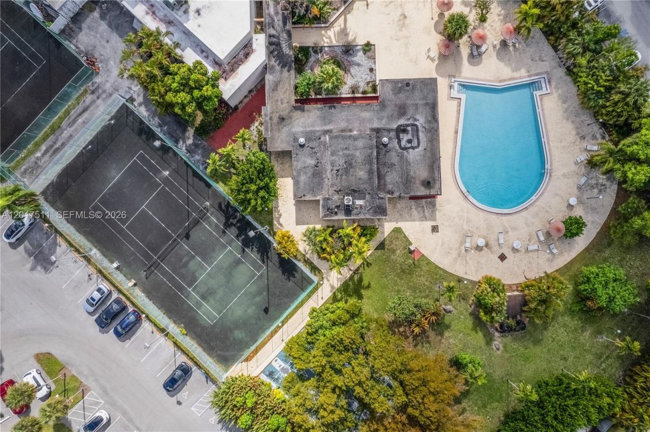 7100 NW 17th St , Unit 305, Plantation, FL 33313 Photo