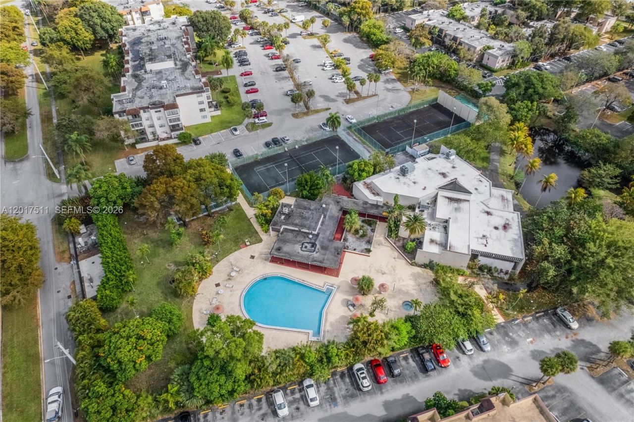 7100 NW 17th St , Unit 305, Plantation, FL 33313 Photo