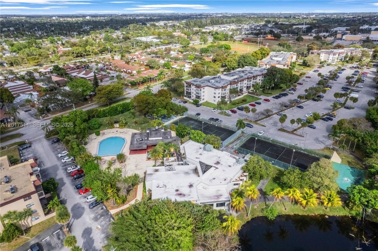 7100 NW 17th St , Unit 305, Plantation, FL 33313 Photo
