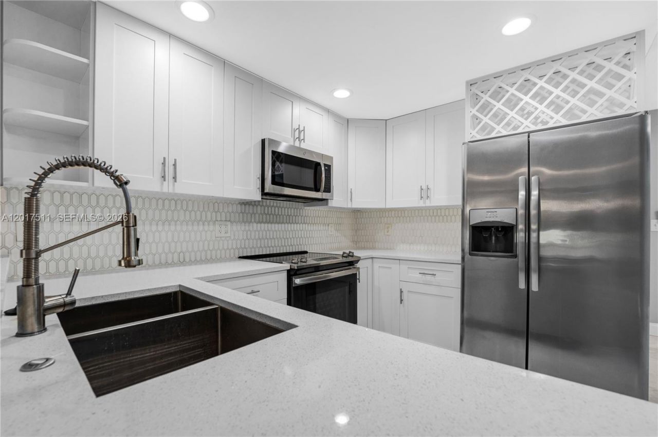 7100 NW 17th St , Unit 305, Plantation, FL 33313 Photo