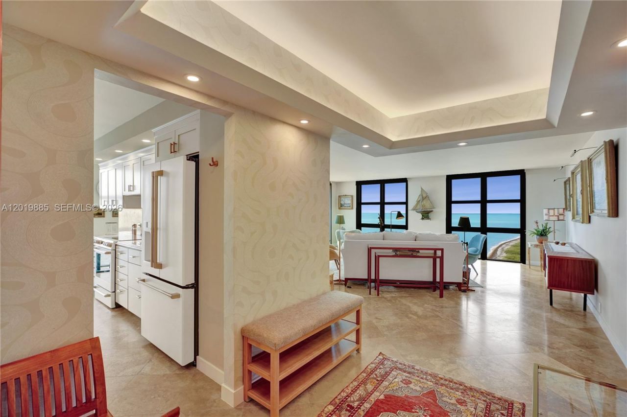1111 Crandon Blvd, Unit B1108, Key Biscayne, FL 33149 Photo
