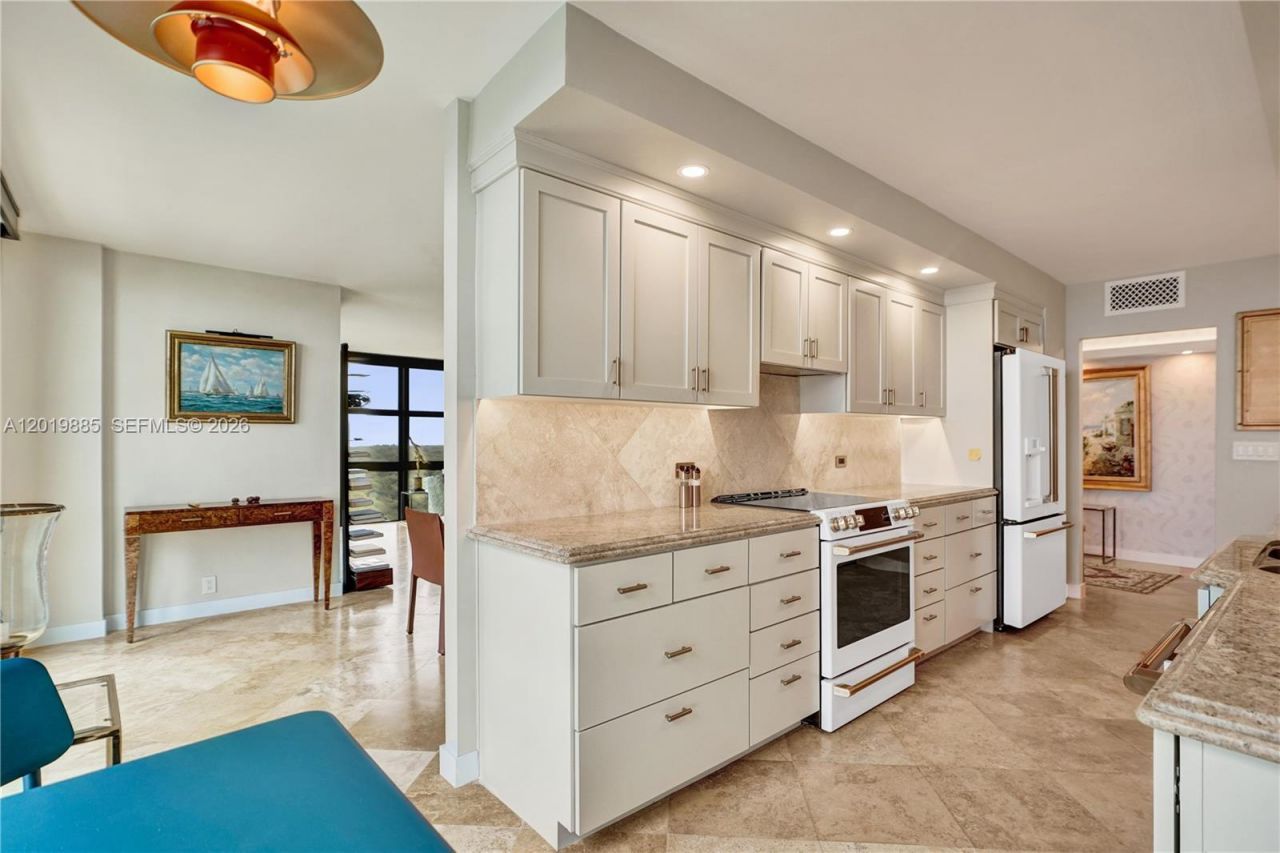 1111 Crandon Blvd, Unit B1108, Key Biscayne, FL 33149 Photo