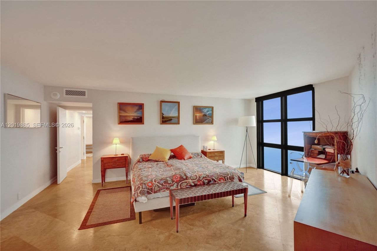 1111 Crandon Blvd, Unit B1108, Key Biscayne, FL 33149 Photo