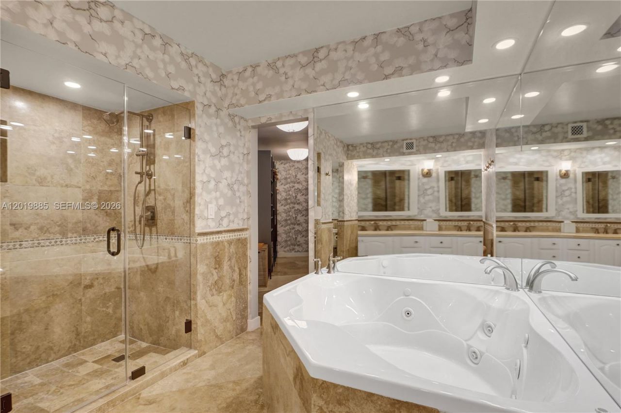 1111 Crandon Blvd, Unit B1108, Key Biscayne, FL 33149 Photo