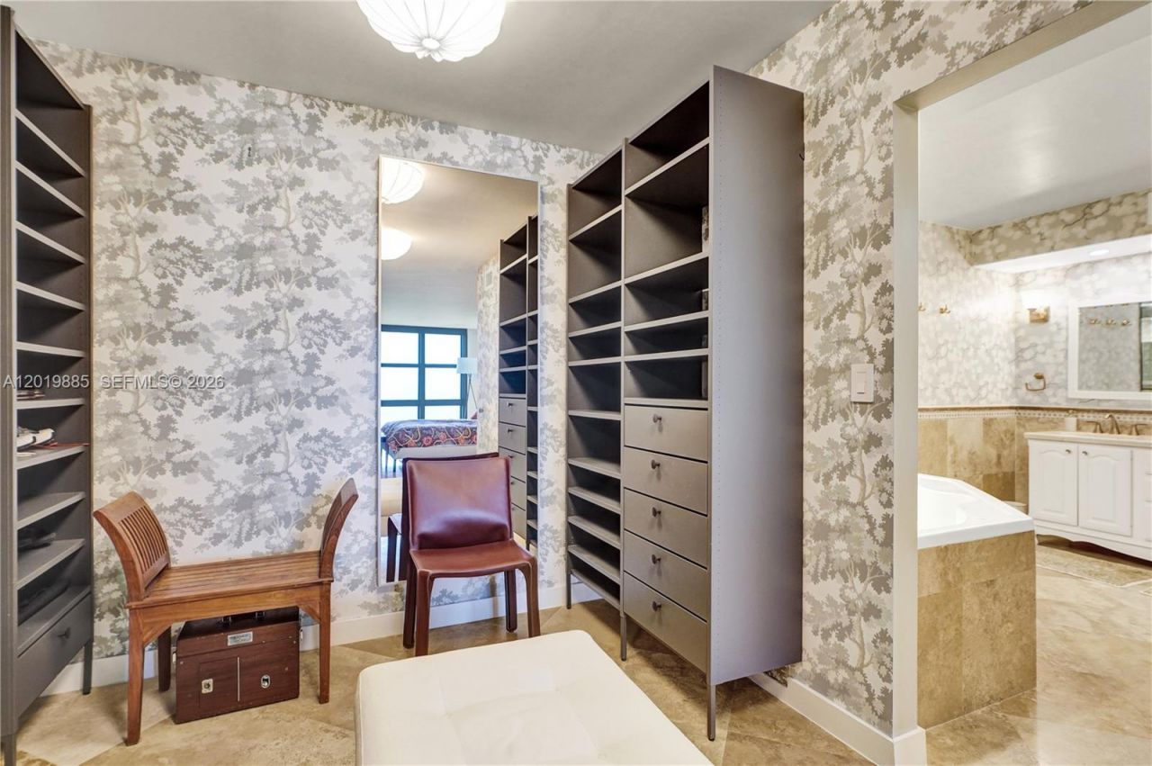 1111 Crandon Blvd, Unit B1108, Key Biscayne, FL 33149 Photo