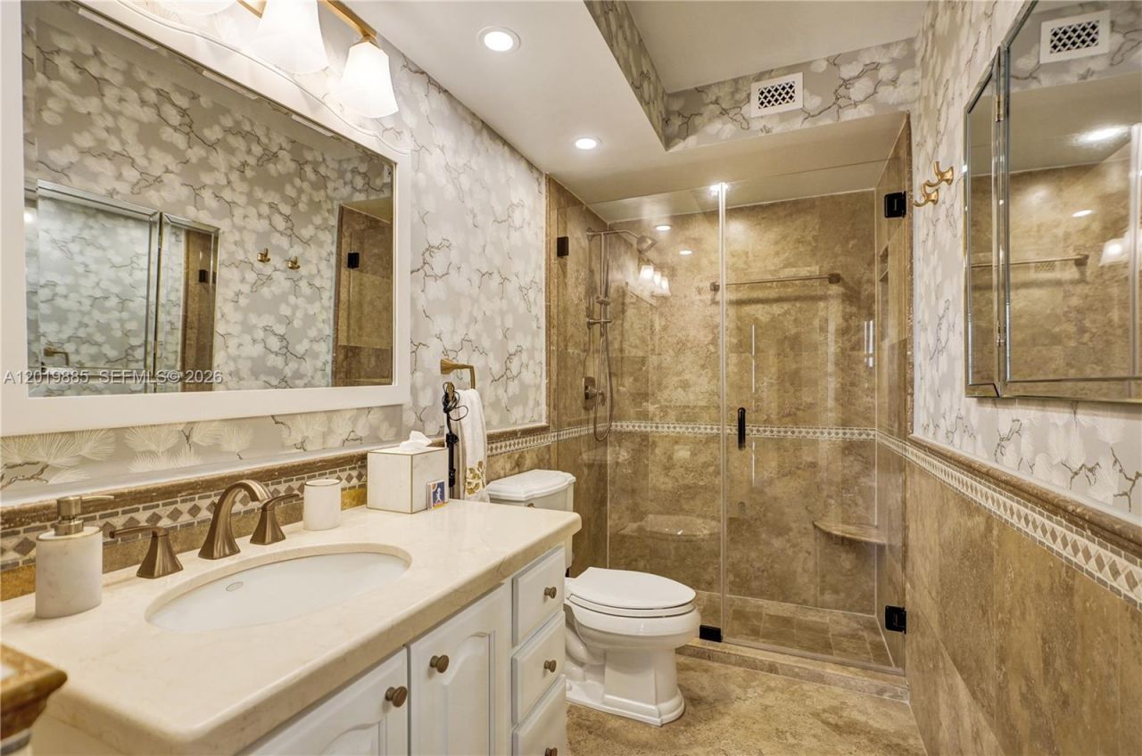 1111 Crandon Blvd, Unit B1108, Key Biscayne, FL 33149 Photo