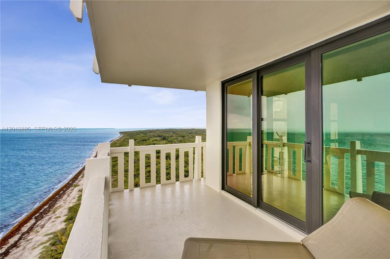 1111 Crandon Blvd, Unit B1108, Key Biscayne, FL 33149 Photo
