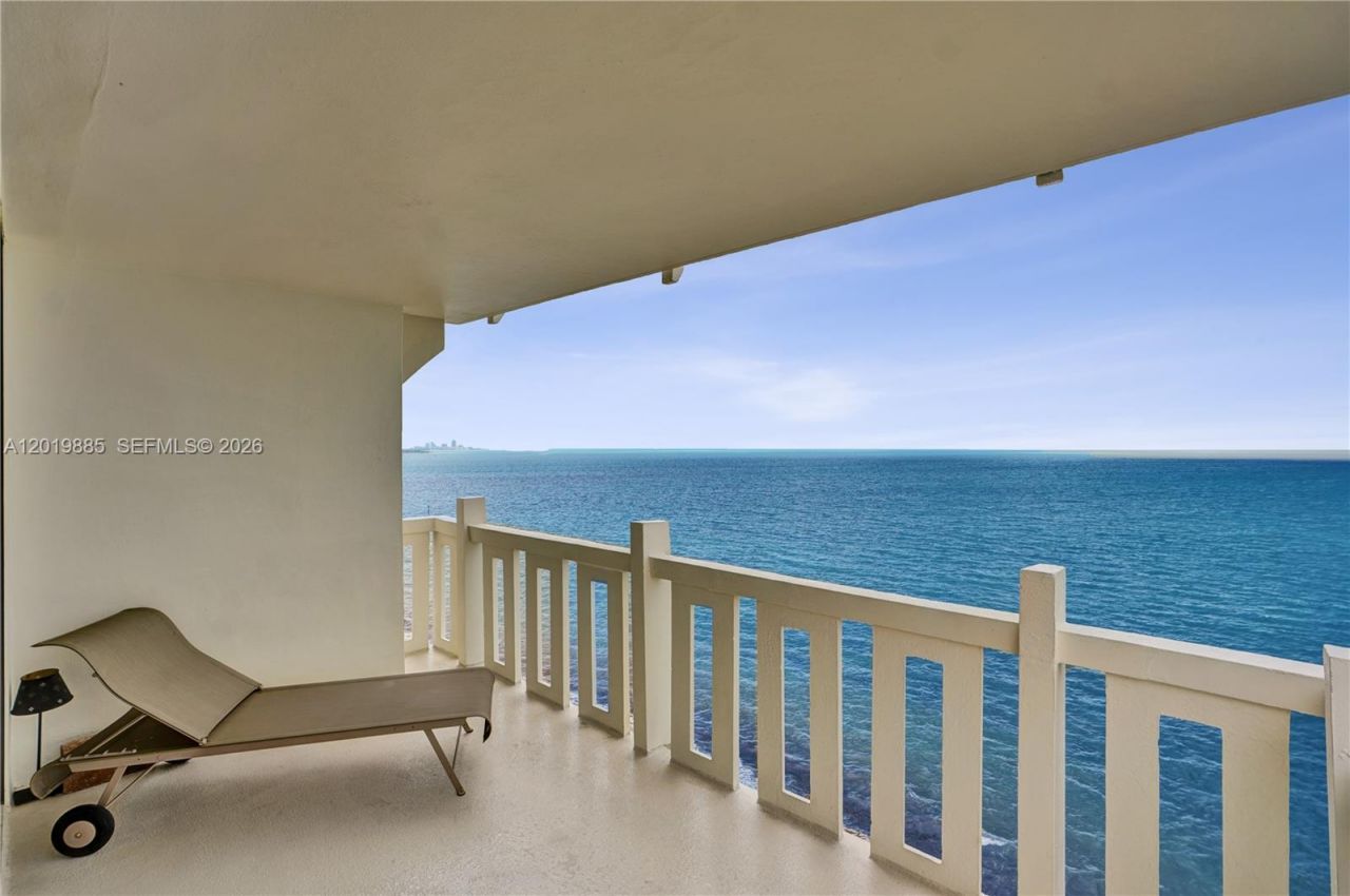 1111 Crandon Blvd, Unit B1108, Key Biscayne, FL 33149 Photo