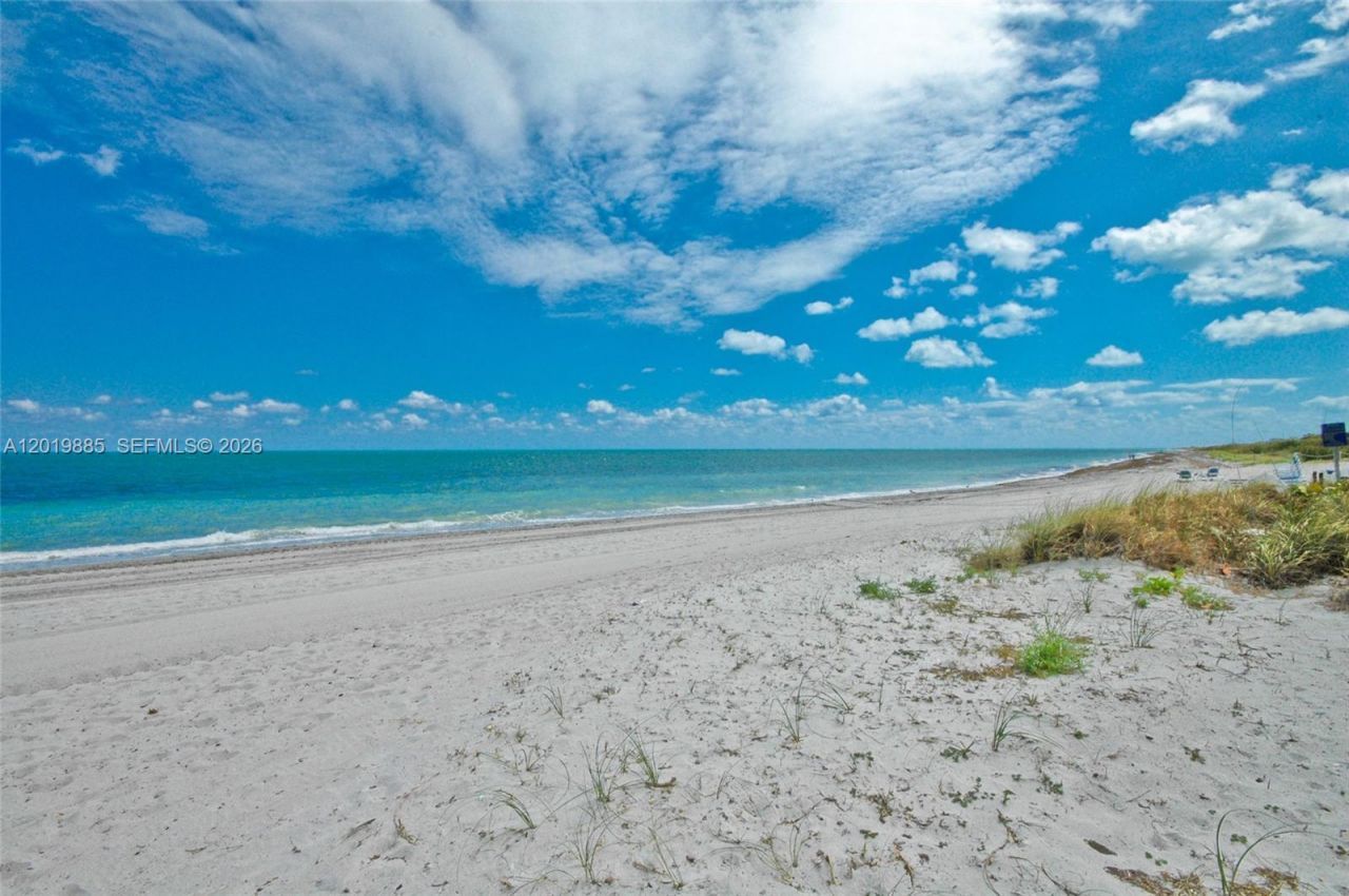 1111 Crandon Blvd, Unit B1108, Key Biscayne, FL 33149 Photo