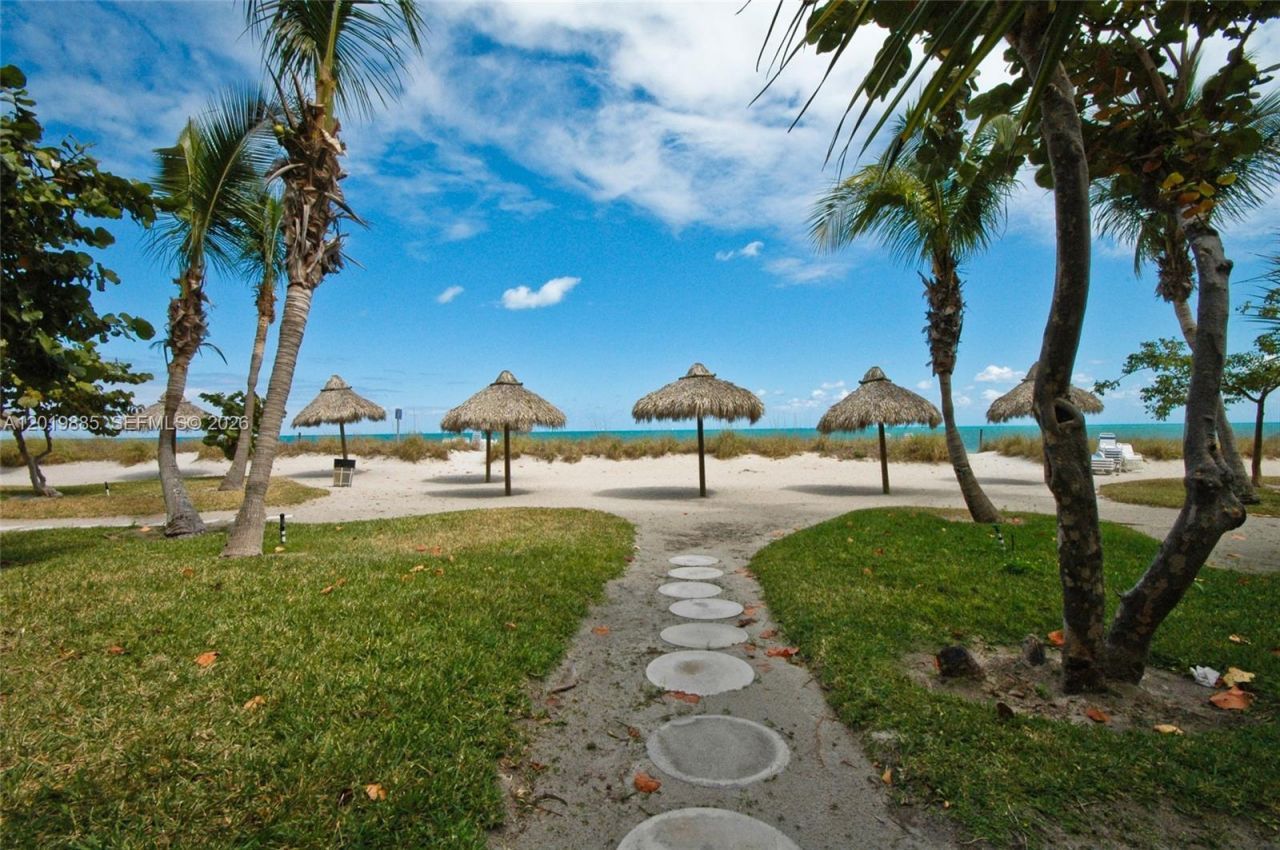 1111 Crandon Blvd, Unit B1108, Key Biscayne, FL 33149 Photo