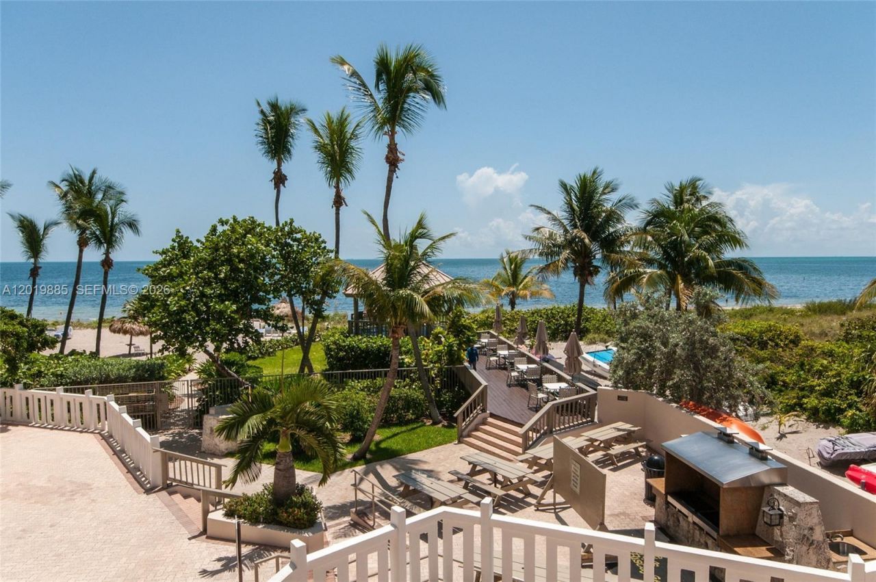 1111 Crandon Blvd, Unit B1108, Key Biscayne, FL 33149 Photo