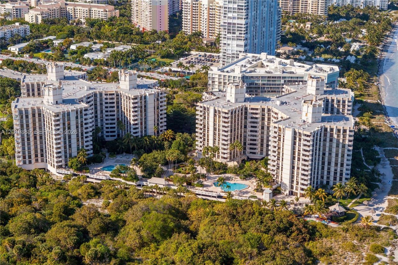 1111 Crandon Blvd, Unit B1108, Key Biscayne, FL 33149 Photo