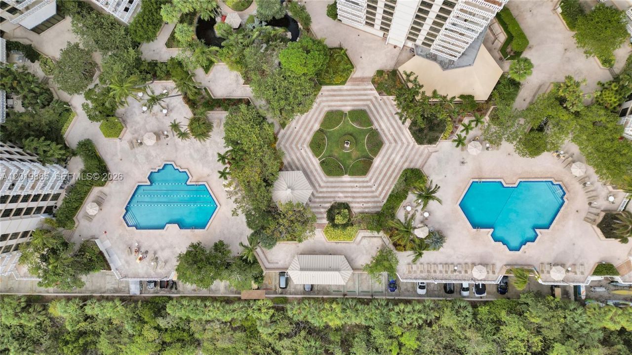 1111 Crandon Blvd, Unit B1108, Key Biscayne, FL 33149 Photo