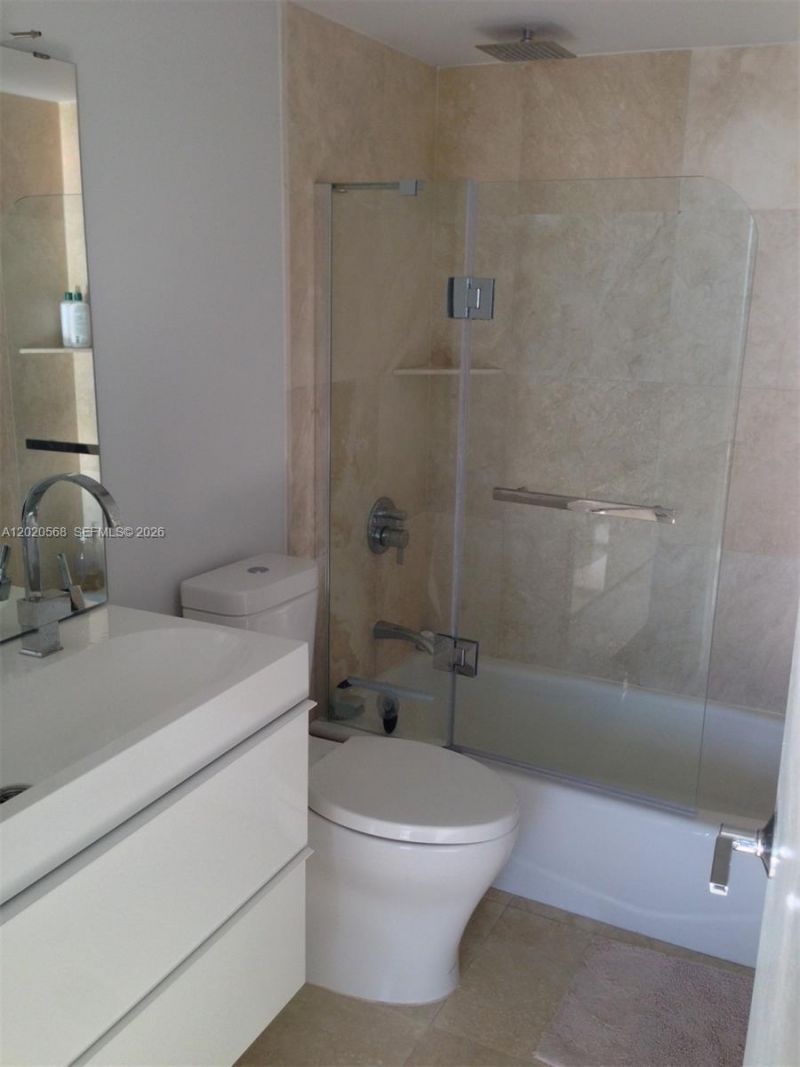 770 Claughton Island Dr, Unit 615, Miami, FL 33131 Photo