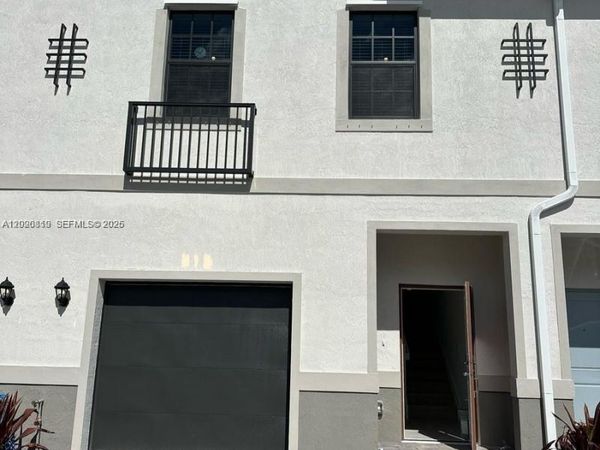 853 SW 12th St , Florida City, FL 33034