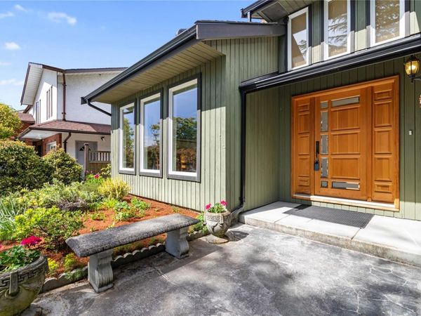 4021 Dawnview Cres , Saanich, BC V8N 5P7