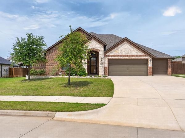 2504 Pinyon Hills Court, Burleson, TX 76028