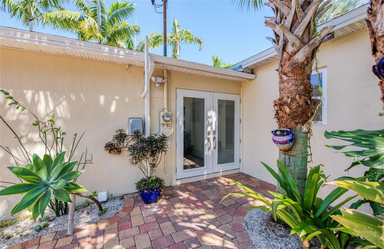 425 46th Avenue S, Saint Petersburg, FL 33705 Photo