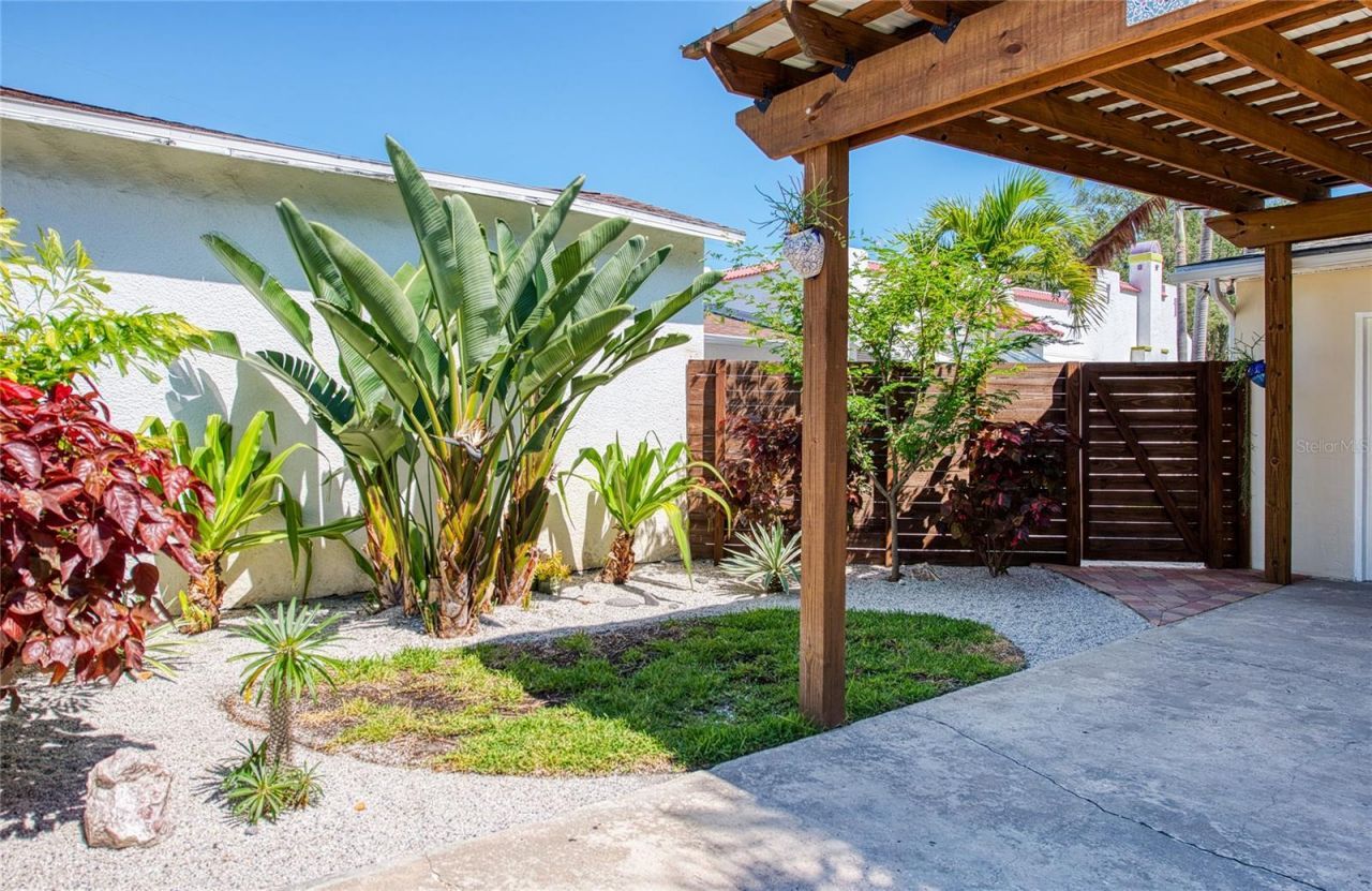 425 46th Avenue S, Saint Petersburg, FL 33705 Photo
