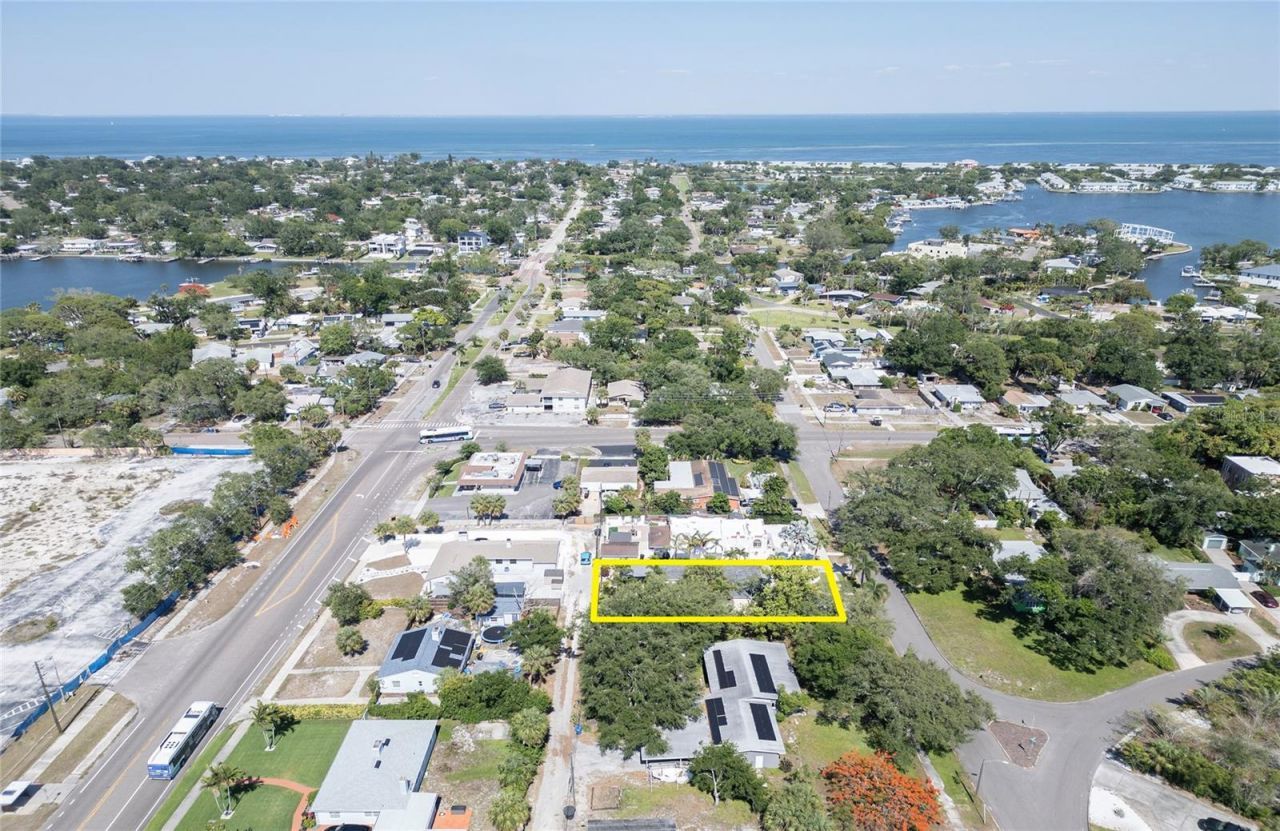 425 46th Avenue S, Saint Petersburg, FL 33705 Photo