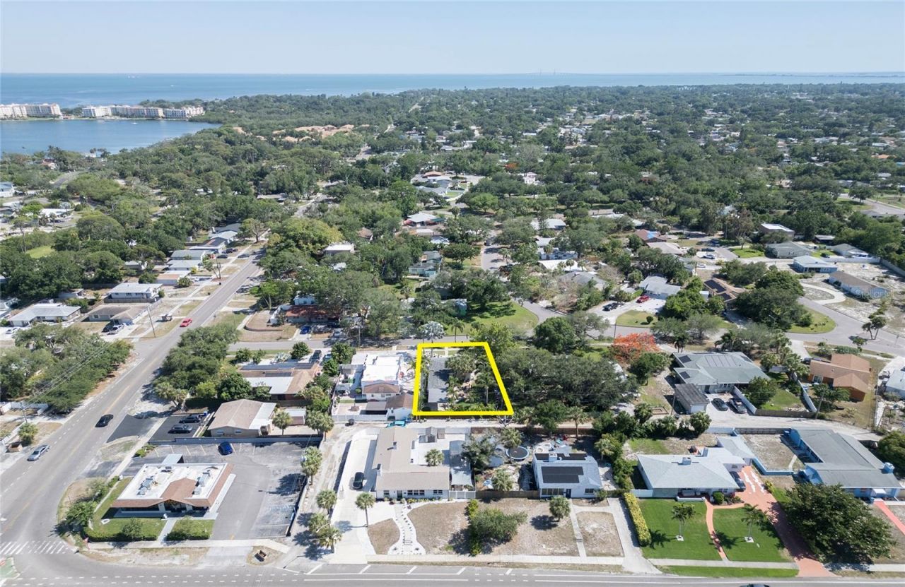 425 46th Avenue S, Saint Petersburg, FL 33705 Photo