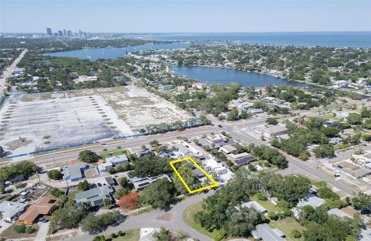 425 46th Avenue S, Saint Petersburg, FL 33705 Photo