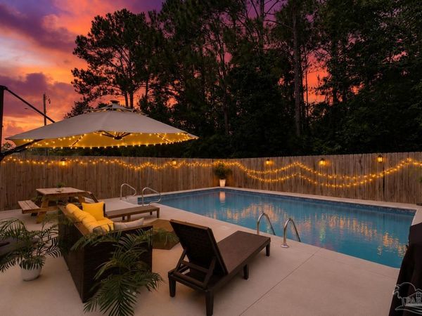 7076 Lake Joanne Dr, Pensacola, FL 32506