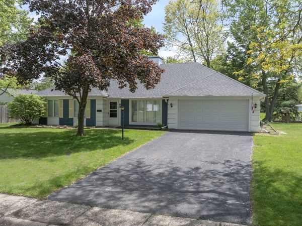 40 Cayman Drive, Montgomery, IL 60538
