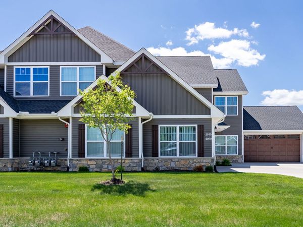 2939 Shanes Way , Bettendorf, IA 52722