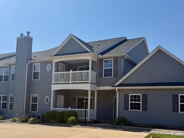 3030 Stillwater Landing , Unit 102, Urbana, IL 61802