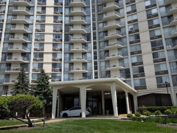 40 N Tower Road , Unit 11K, Oak Brook, IL 60523
