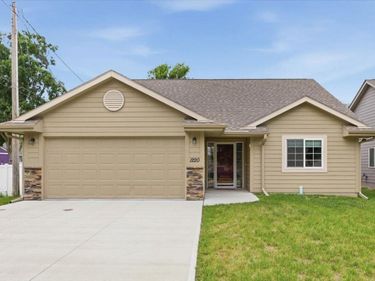 1220 N 29TH Street, COUNCIL BLUFFS, IA 51501