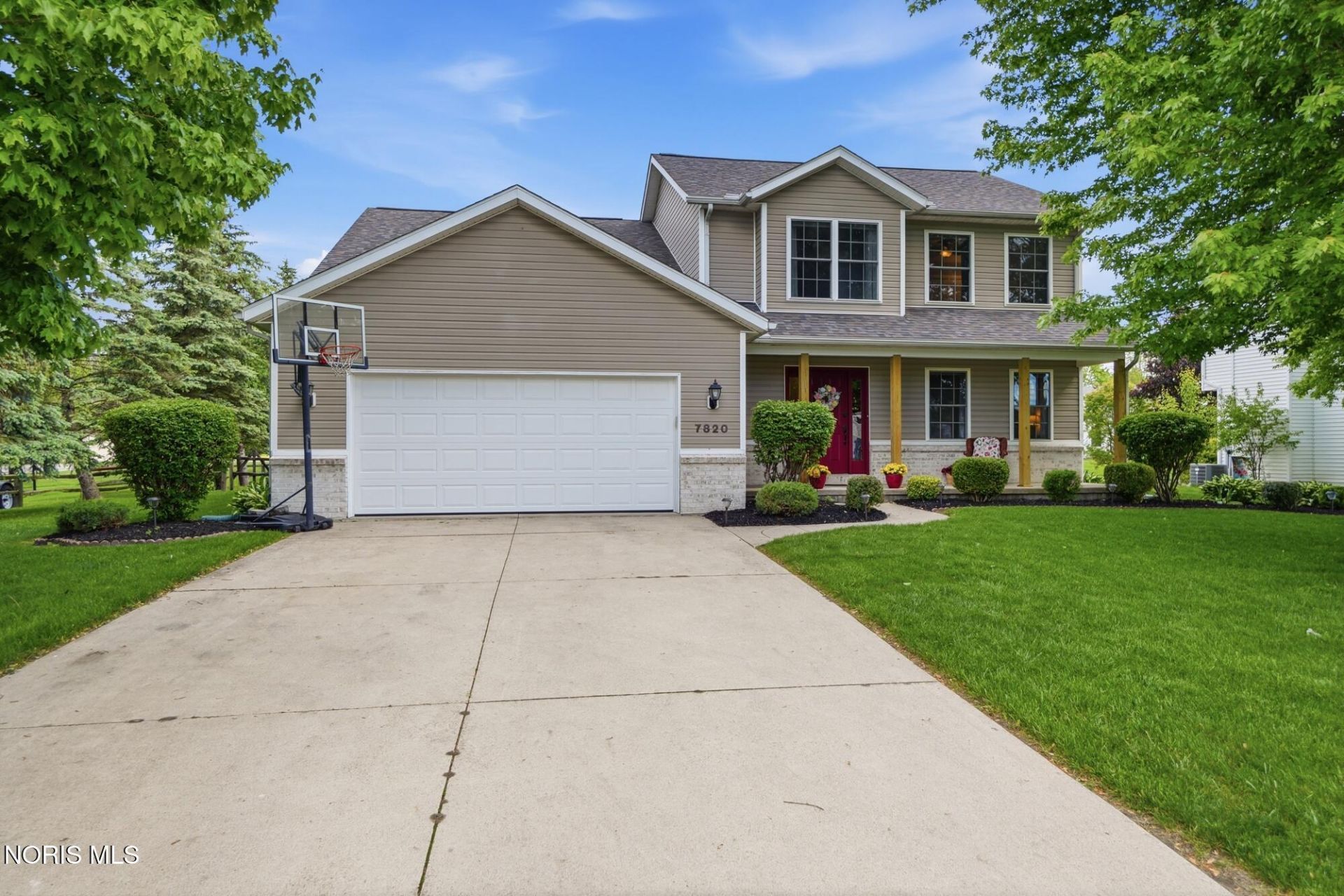 7820 Harvest Gold Drive, Holland, OH 43528 Main Photo