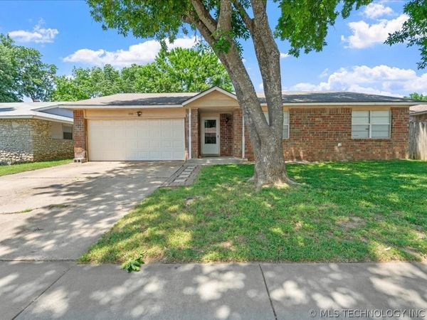 1900 W Gary Street , Broken Arrow, OK 74012