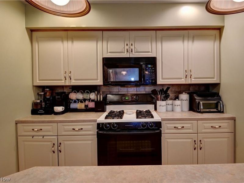 1036 Briarview Avenue NW, North Canton, OH 44720 Photo 17