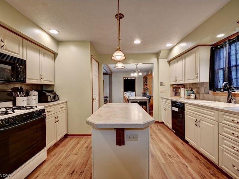 1036 Briarview Avenue NW, North Canton, OH 44720 Photo 21