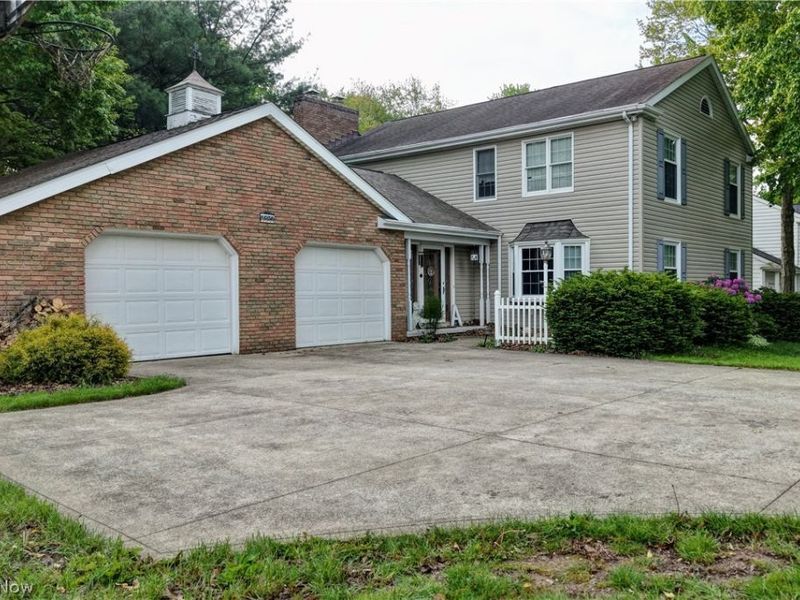 1036 Briarview Avenue NW, North Canton, OH 44720 Photo 3