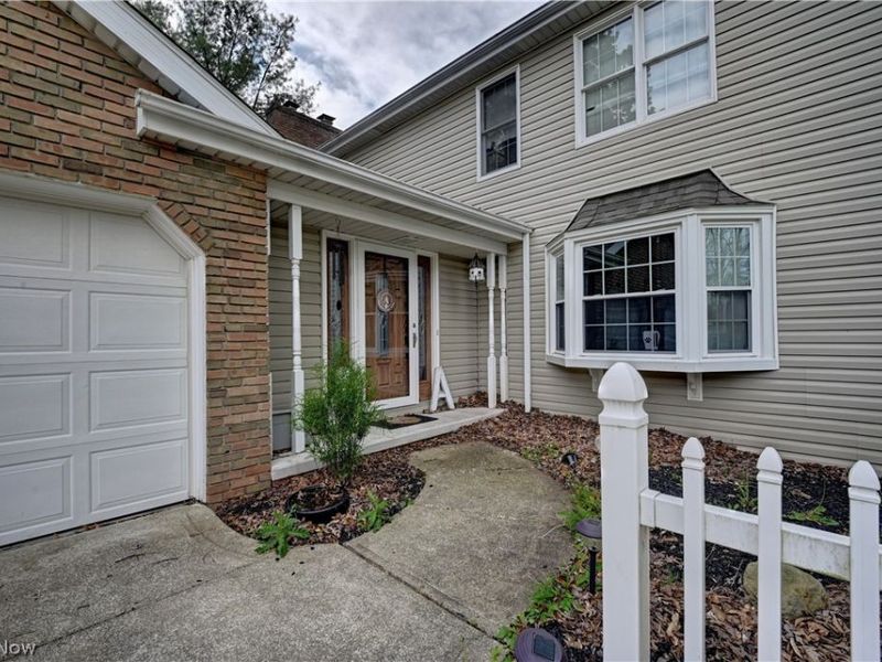 1036 Briarview Avenue NW, North Canton, OH 44720 Photo 4