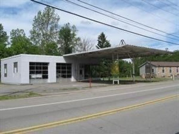 1166 National Pike, Uniontown, PA 15445