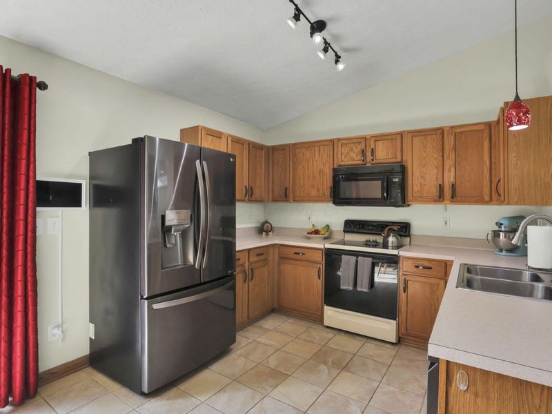 1338 Bluffton Court, Columbus, OH 43228 Photo 15