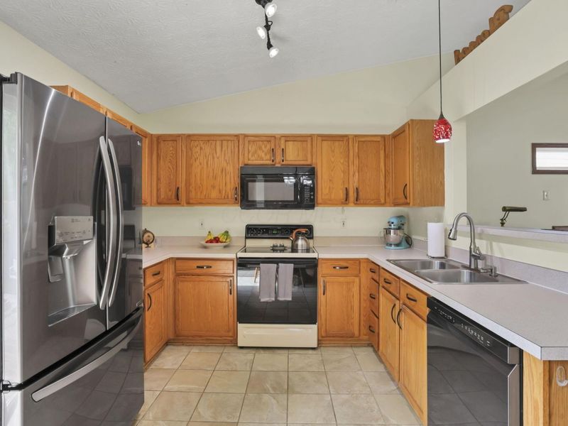 1338 Bluffton Court, Columbus, OH 43228 Photo 17