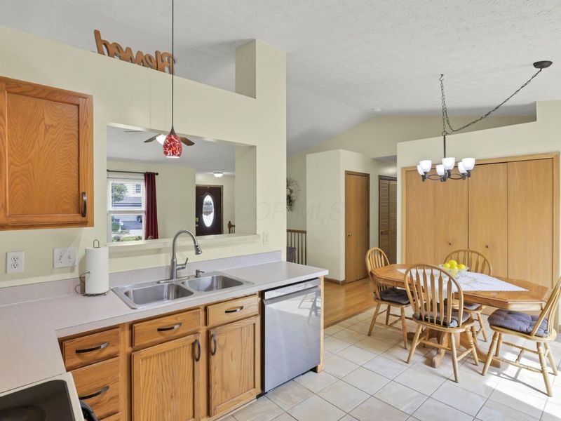 1338 Bluffton Court, Columbus, OH 43228 Photo 19