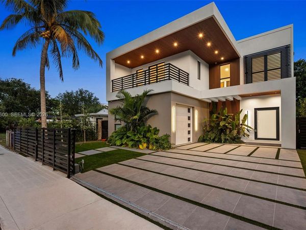 260 NW 47th St , Miami, FL 33127